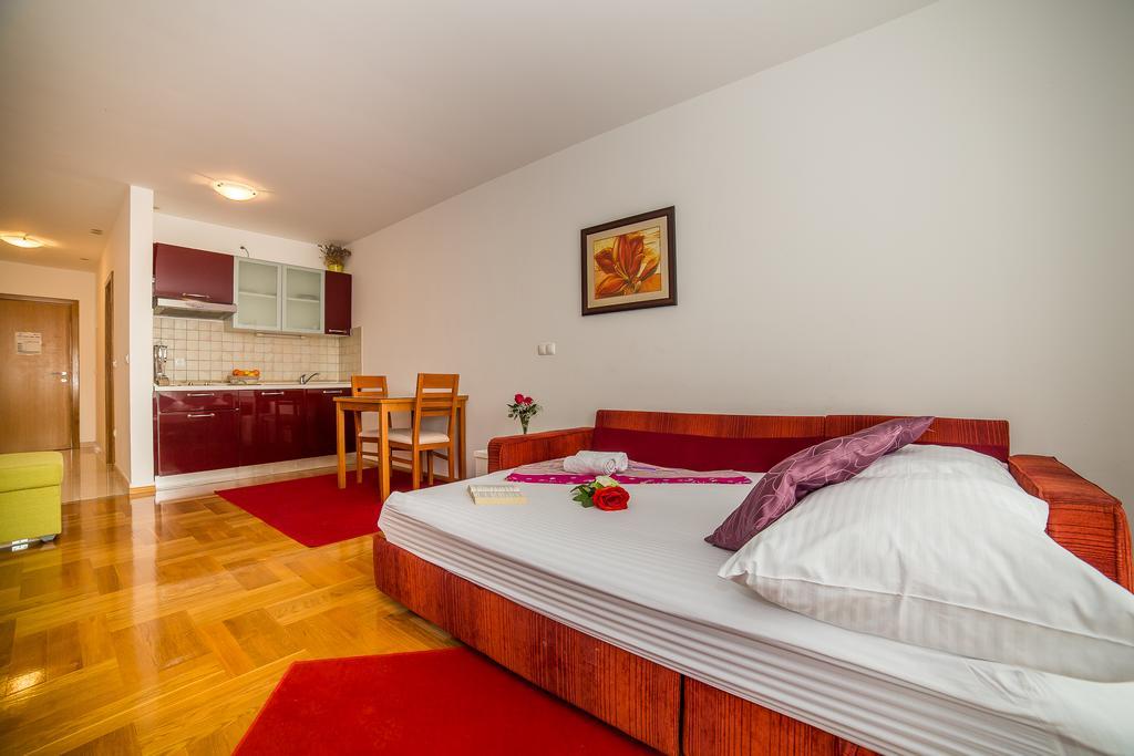 Apartments Kristina Makarska Ngoại thất bức ảnh