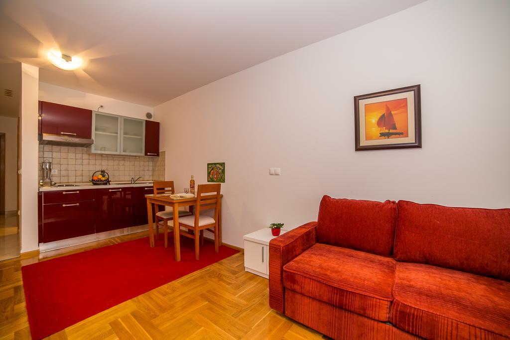 Apartments Kristina Makarska Phòng bức ảnh